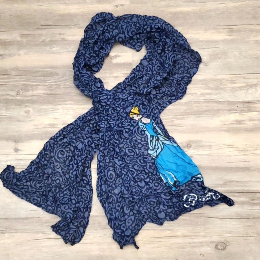 🏷Disney's Princess Cinderella Lightweight Scarf🏷